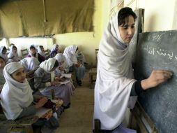 Muchos analistas responsabilizan de las intoxicaciones a los talibanes, ya que se oponen a que las niñas vayan a la escuela. AFP / ARCHIVO