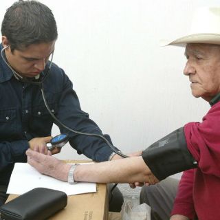 Abuso de alcohol y tabaco pueden causar hipertensión