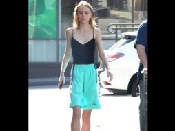 La joven de 16 años salió a hacer algunas compras acompañada por su guardaespaldas. ESPECIAL / radaronline.com