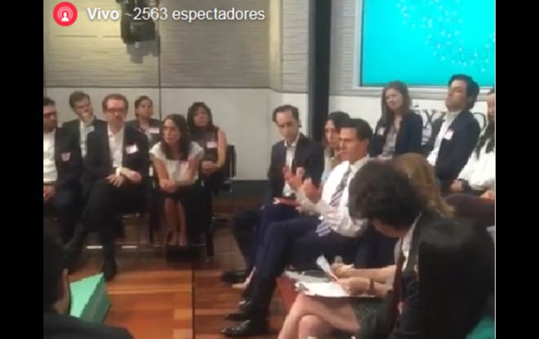 Peña Nieto habla de los trámites que buscan facilitarse por Internet. FACEBOOK / Presidente Enrique Peña Nieto