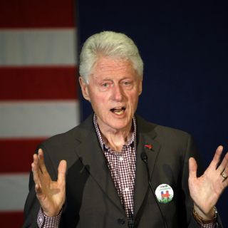 Bill Clinton hace campaña por Hillary en Puerto Rico