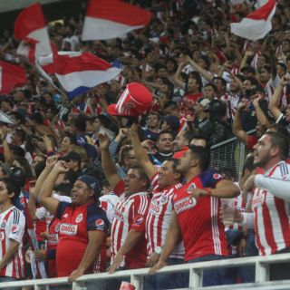 Chivas vivió una campaña de contrastes