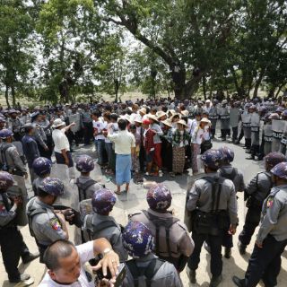 Decenas de manifestantes son detenidos en Birmania