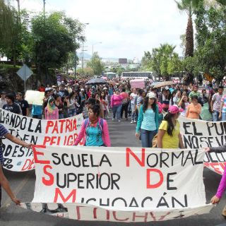La CNTE marcha contra evaluación docente en Morelia