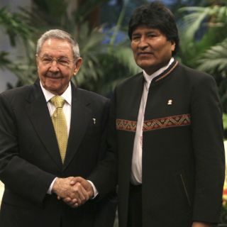 Evo Morales viaja a Cuba para reunión con Raúl Castro