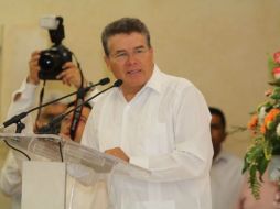 Los verdaderos maestros, están en las aulas; los auténticos, acompañan la reforma educativa, dice Juan Díaz de la Torre. TWITTER / @SnteNacional