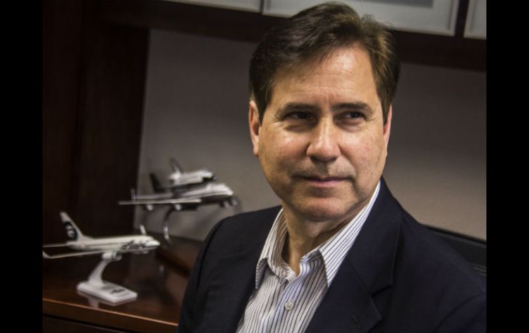 Afirma que en un aproximado de tres a cinco años se llevarán a cabo vuelos orbitales privados y comerciales. EFE / A. Pérez