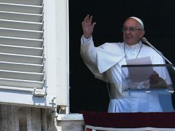 Francisco rezó el Angelus dominical y bendijo a una multitud congregada en la Plaza de San Pedro. AFP / V. Pinto