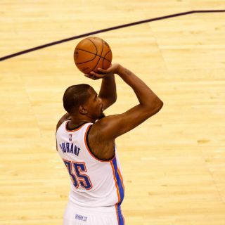 El Thunder aplasta a los campeones Warriors
