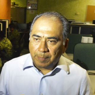 Policías comunitarios entregan armas a gobierno de Guerrero