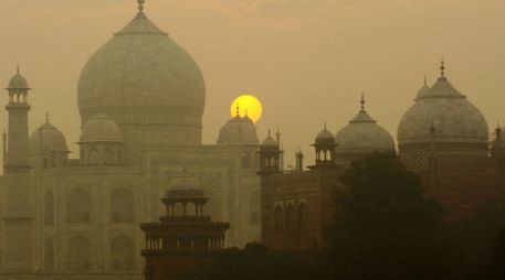 El Taj Mahal está ubicado en la ciudad de Agra, en el norte de la India. AP / G. Osan