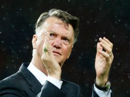 Van Gaal, de 64 años, que gastó más de 250 millones de libras (320 millones de euros) en fichajes ganó sólo una Copa. AFP / ARCHIVO