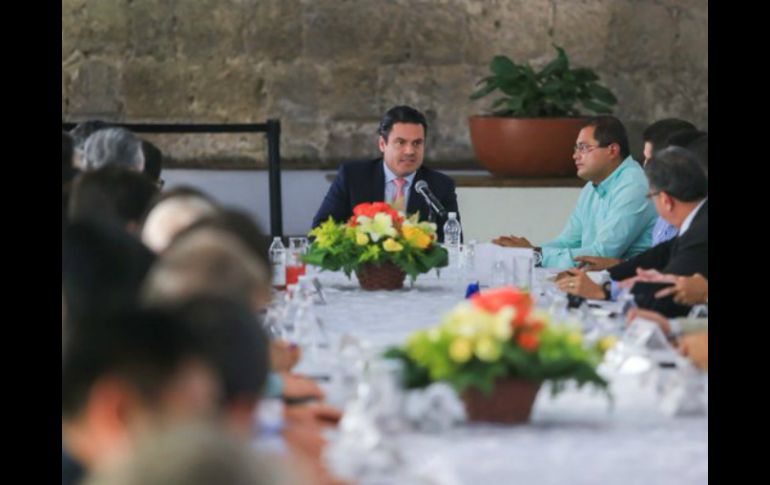 Aristóteles estuvo en la reunión del Comité Estatal Intersecretarial Cruzada Nacional contra el Hambre. TWITTER / @AristotelesSD