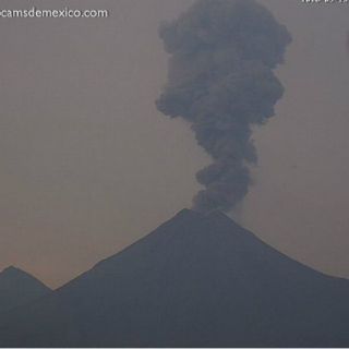 Reportan tres exhalaciones del Volcán El Colima este lunes