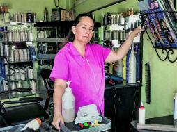 Arcelia Romero tiene 20 años con su estética. Desde que iniciaron las obras sus ventas cayeron 80 por ciento. EL INFORMADOR / A. García