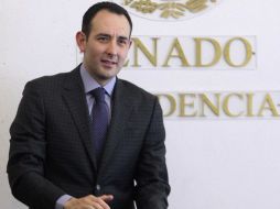 Roberto Gil considera que lo mejor es que la autoridad electoral actúe y detenga la ''campaña'' del tabasqueño. SUN / ARCHIVO