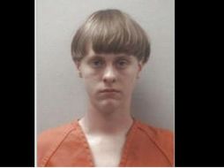 En Carolina del Sur, Roof tendrá que responder a nueve cargos por asesinato, tres de intento de asesinato y otro por portar armas. AFP / ARCHIVO