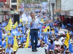 El candidato a gobernador de Veracruz vulnera los lineamientos y criterios generales para dar a conocer preferencias electorales. TWITTER / @yoconyunes
