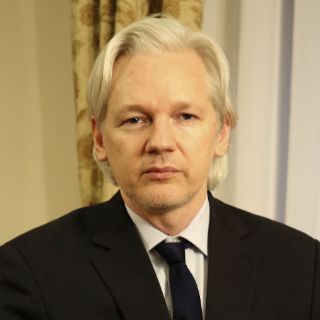 Suecia mantiene orden de arresto contra Julian Assange