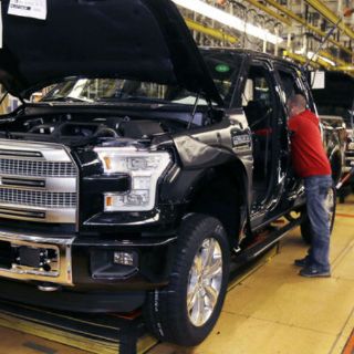 Ford retira 271 mil camionetas por problema con frenos en EU
