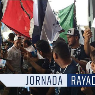 Aficionados despiden a Rayados