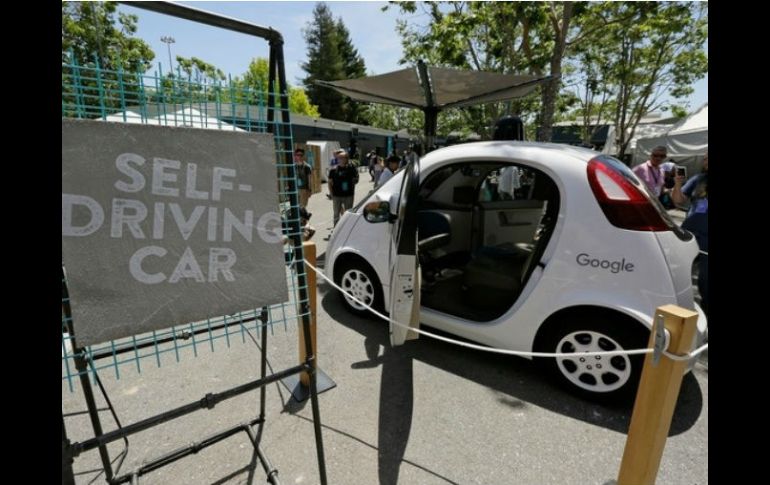 Google y Fiat Chrysler anunciaron en mayo la firma de un acuerdo de colaboración para el desarrollo de vehículos autónomos. TWITTER / @GOOGLE_INFOS