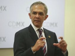 Mancera reiteró al Presidente que la SCT debe regular el transporte con placas federales. SUN / ARCHIVO