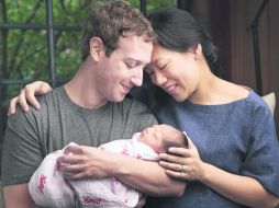 Familia. Mark Zuckerber renueva su casa después de la llegada de su hija con Priscilla Chan. AP /