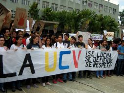 Los universitarios y maestros reclamaban por la severa crisis económica de las universidades públicas venezolanas. AP / J. Cohen