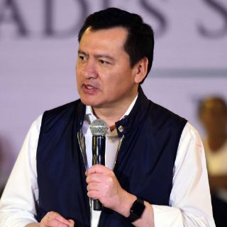 Osorio Chong apoya a Tuzos desde la tribuna