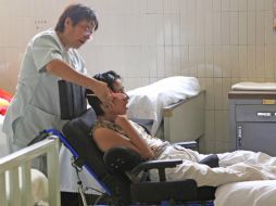 La sintomatología incluye dificultad para mover brazos y piernas, alteraciones al caminar, temblores, visión doble, fatiga y dolor. EL INFORMADOR / ARCHIVO