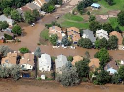 En Austin, las autoridades buscan a otras dos personas que viajaban en el interior de un vehículo barrido por el agua. EFE / ARCHIVO