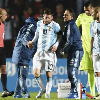 Messi se retira golpeado en triunfo de Argentina ante Honduras