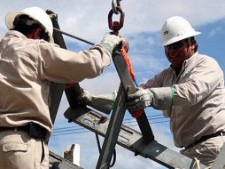 Los trabajadores de la CFE tienen un nuevo contrato colectivo de trabajo con la CFE. ESPECIAL /