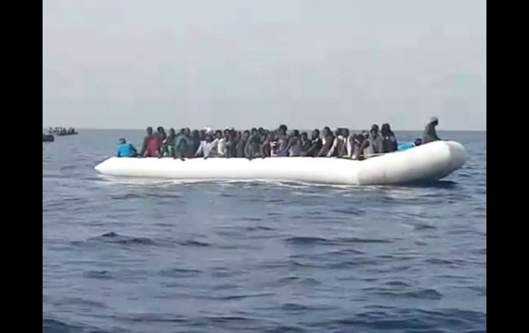 Planean ofrecer alternativas legales a los refugiados que desean llegar a Europa. AFP / STR