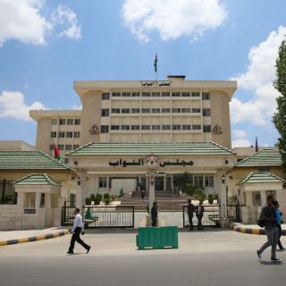 Rey de Jordania disuelve Parlamento y nombra nuevo primer ministro