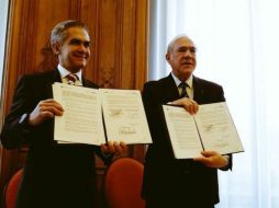 El acuerdo firmado permitirá evaluar la lucha anticorrupción en la Ciudad de México y se harán propuestas concretas. TWITTER / @ManceraMiguelMX