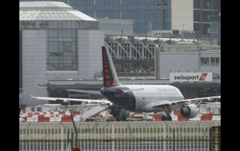 El aeropuerto ya habilitó hace unos días un nuevo esquema de vuelo que permitió aumentar hasta 28 el número de despegues por hora. EFE / ARCHIVO