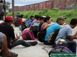 Entre las personas se encontraban seis mujeres y 36 hombres que eran transportados en malas condiciones. NTX / ARCHIVO