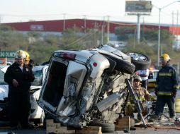 Llegaron ambulancias y unidades de Protección Civil, cuyos paramédicos confirmaron la muerte de los jóvenes. NTX / ARCHIVO