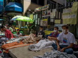 Inconformes en huelga de hambre desde hace más de 20 días piden la activación de la Carta Democrática, afuera de las oficinas de OEA. EFE / M. Gutiérrez