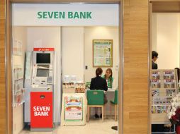 Los ladrones llevaron a cabo alrededor de 14 mil transacciones en las que retiraron la máxima cantidad de dinero permitida. ESPECIAL /