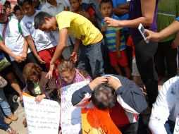 Descalifican los actos que se llevaron a cabo el martes en contra de algunos maestros y dicen que no se tolerarán hechos así. EFE / ARCHIVO