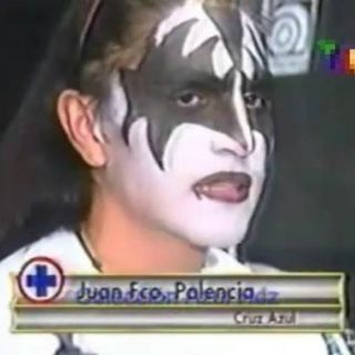 Kiss festeja a Palencia, nuevo técnico de Pumas