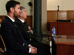 Este jueves en audiencia, Messi dice que que él sólo sabía que firmaban contratos pero no sabía sobre el dinero. AFP / A. Estevez