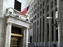 Opera con bajas tras conocerse una caída de las solicitudes semanales de ayuda por desempleo en EU y en espera de la reunión de OPEP. AP / ARCHIVO