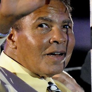 Muhammad Alí es hospitalizado por problemas respiratorios