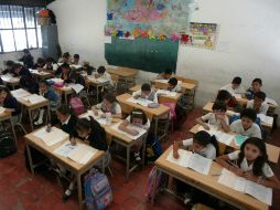 La medida tiene el objetivo de evitar que los menores sufran deshidratación o golpes de calor. NTX / ARCHIVO