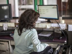 El presentismo ocurre cuando un empleado no desempeña sus funciones de manera efectiva debido a cuestiones emocionales. EL INFORMADOR / ARCHIVO