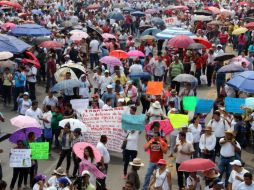 Más de cuatro mil policías vigilarán inmediaciones de aeropuerto capitalino ante la amenaza de movilización de los maestros. SUN / L. López